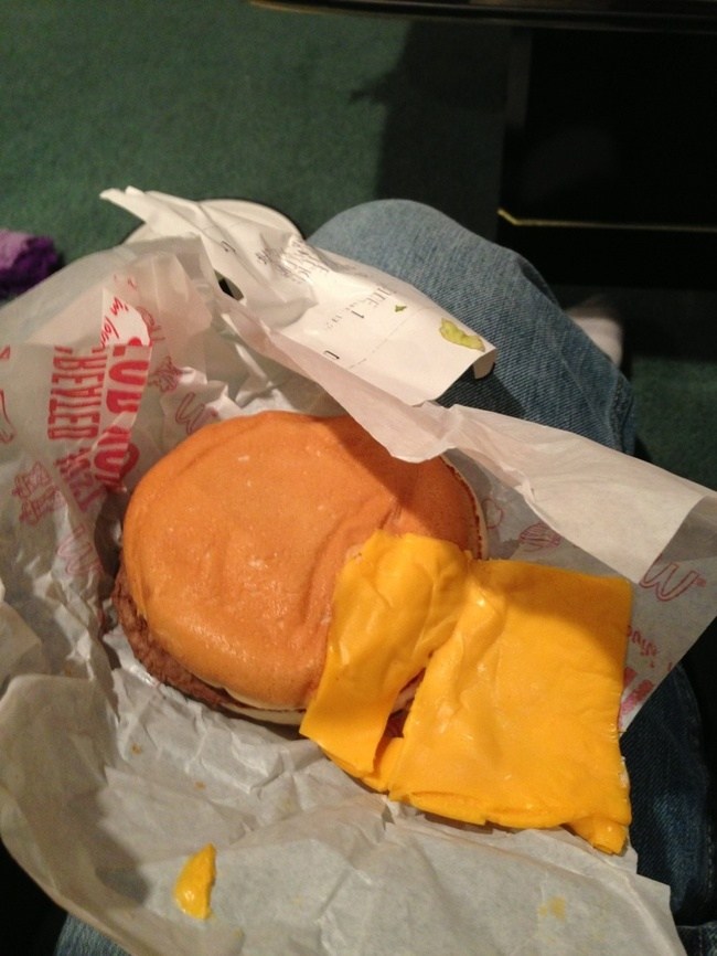 17 Disappointing Fast-Food Burger Fails 2029774557